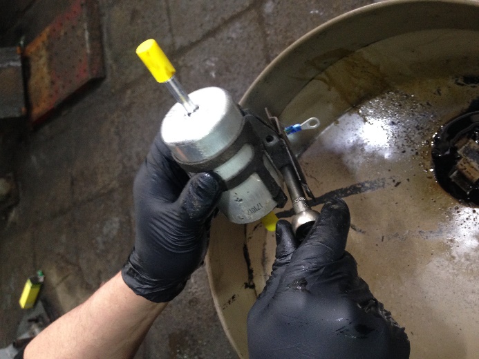 замена топливного фильтра Volvo v50